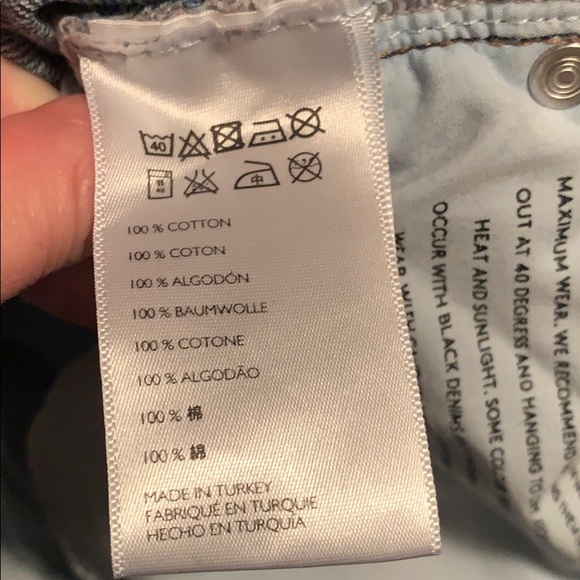 Urban Outfitters BDG Mom Medium Wash Jeans-26 - Picture 8 of 8